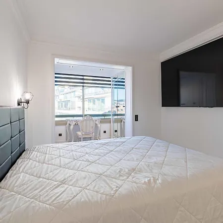 Ref 1962 - Seafront - 5mins To The Palais Des Festivals Κάννες